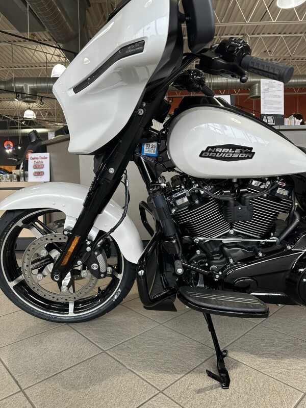 FLHX 2024 Steet Glide - Photo 3