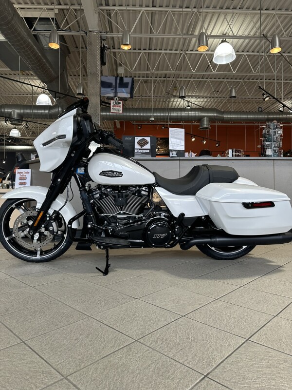 FLHX 2024 Steet Glide