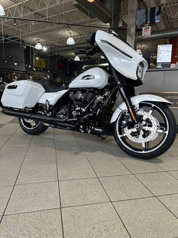 FLHX 2024 Steet Glide - Photo 9