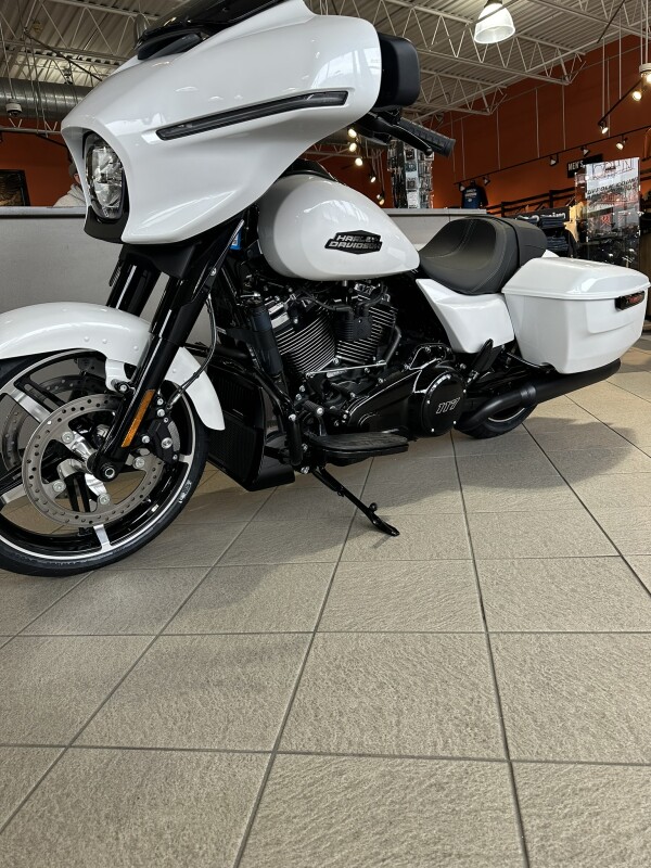 FLHX 2024 Steet Glide - Photo 4