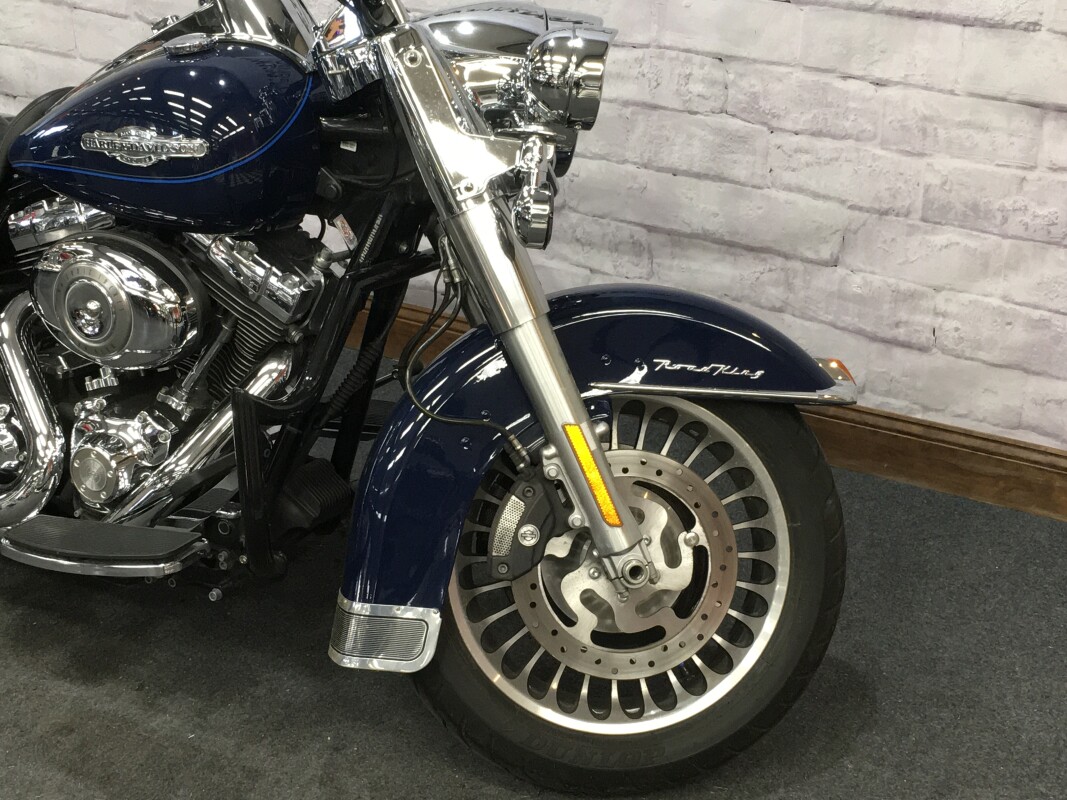 2011 Harley-Davidson Road King Blue Peace Officer FLHR SHRINE - Photo 4