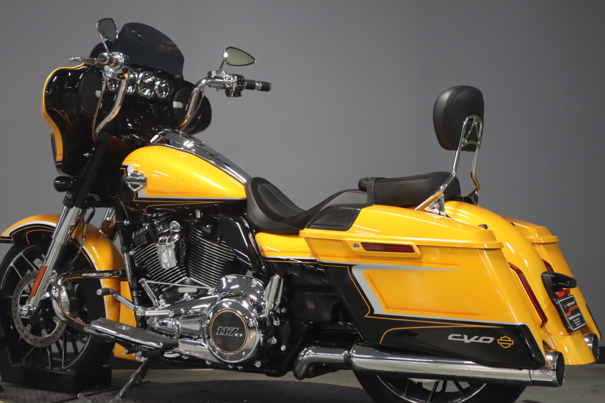 2022 Harley-Davidson CVO Street Glide FLHXSE - Photo 6