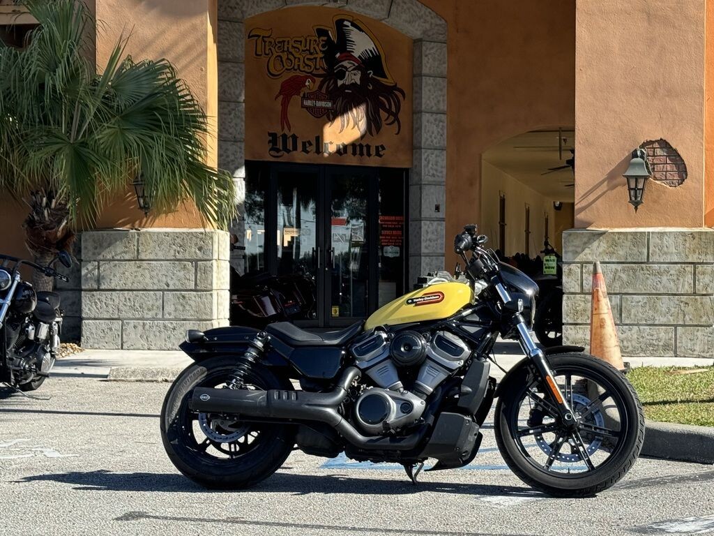 RH975 2022 Nightster