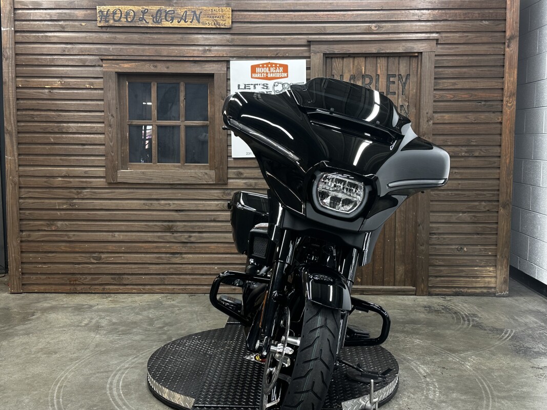 2025 Harley-Davidson Street Glide VIVID BLACK - Photo 7