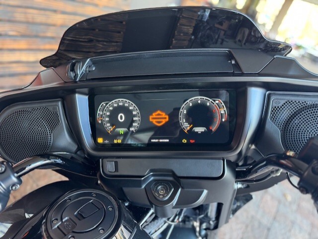 2025 Harley Davidson Street Glide FLHX - Photo 3