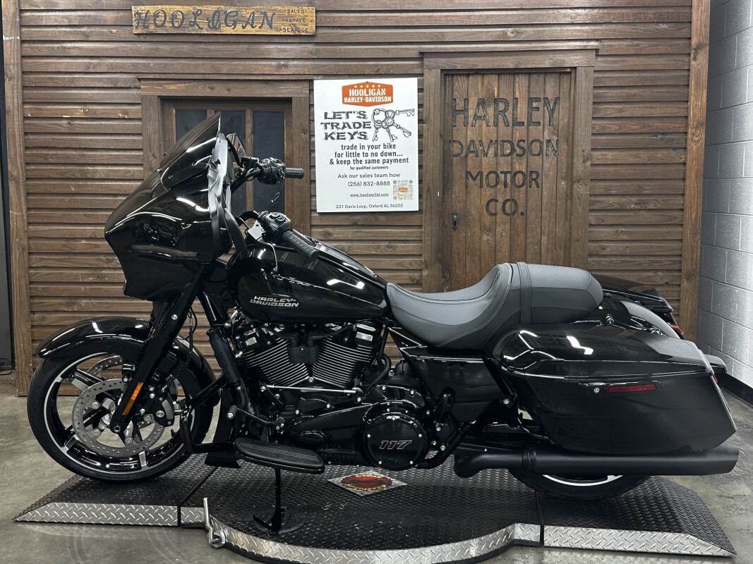 2025 Harley-Davidson Street Glide VIVID BLACK - Photo 5