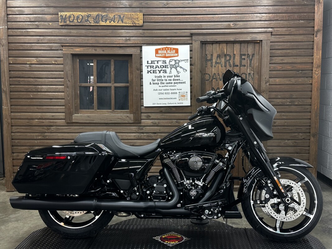 2025 Harley-Davidson Street Glide VIVID BLACK