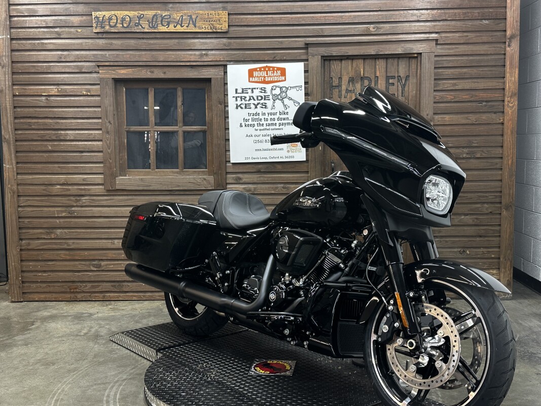 2025 Harley-Davidson Street Glide VIVID BLACK - Photo 8