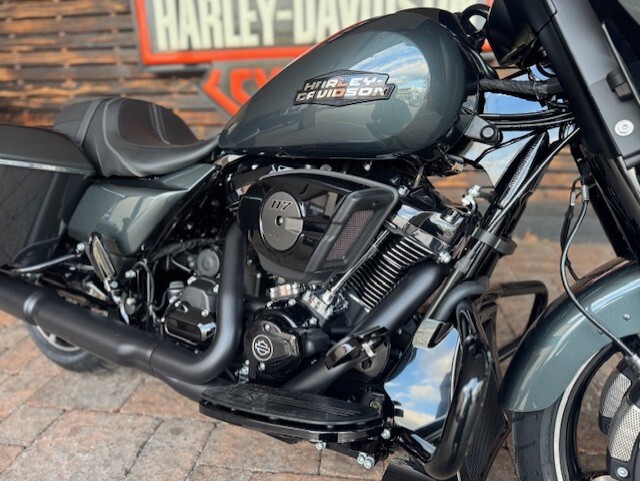 2025 Harley Davidson Street Glide FLHX - Photo 2