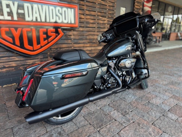 2025 Harley Davidson Street Glide FLHX - Photo 2