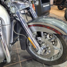  2016 Harley-Davidson<sup>®</sup> CVO<sup>™</sup> Limited thumb 3
