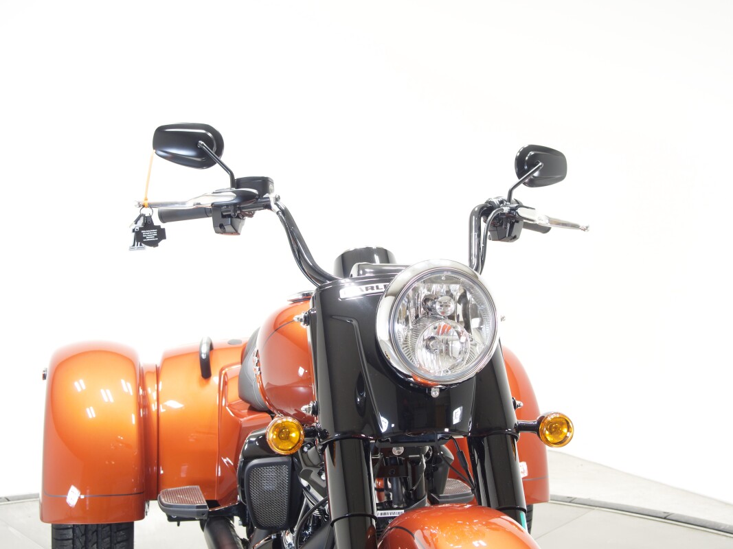 2025 Harley-Davidson FLRT Freewheeler in Whiskey Fire - Photo 6