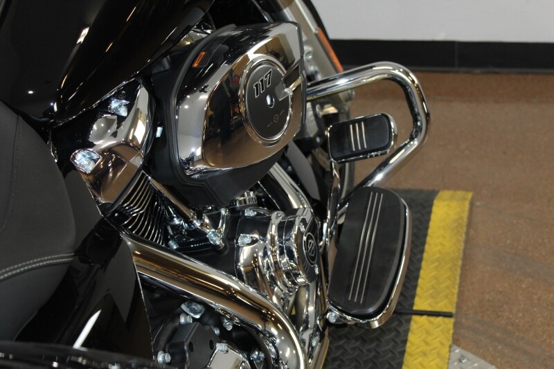Harley-Davidson Road Glide 2025 FLTRX 84539939 VIVID BLACK - Photo 10