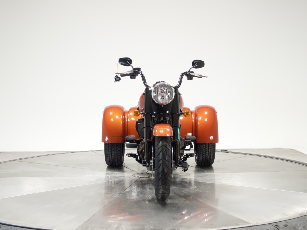 2025 Harley-Davidson FLRT Freewheeler in Whiskey Fire - Photo 9
