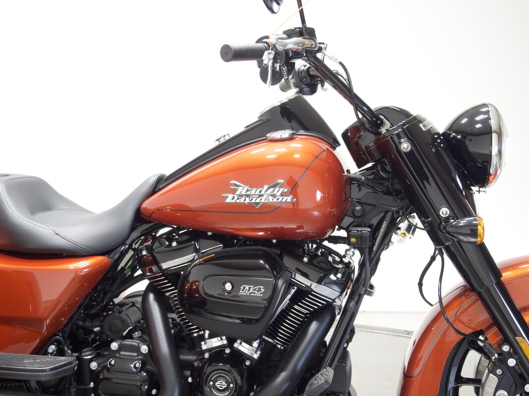 2025 Harley-Davidson FLRT Freewheeler in Whiskey Fire - Photo 2