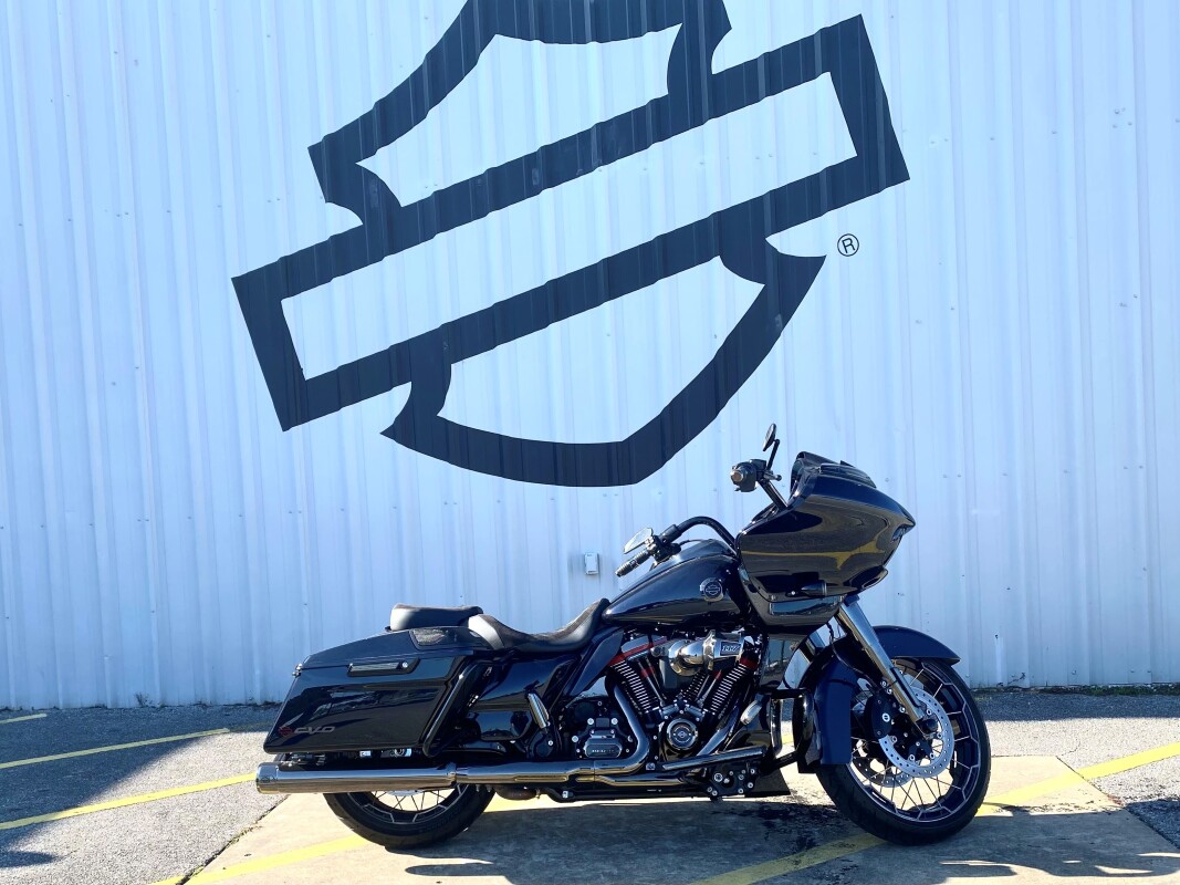 2022 Harley-Davidson CVO Road Glide Blue Steel