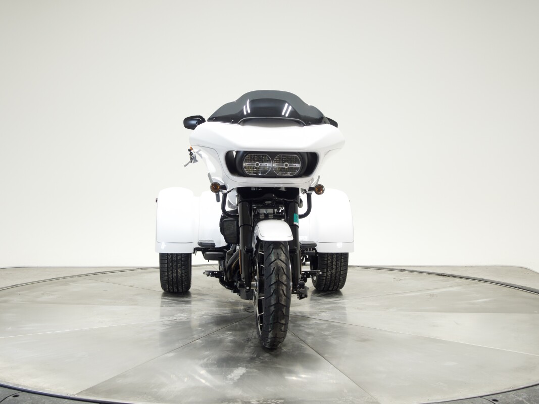 2025 Harley-Davidson FLTRT Road Glide 3 in White Onyx Pearl - Photo 6