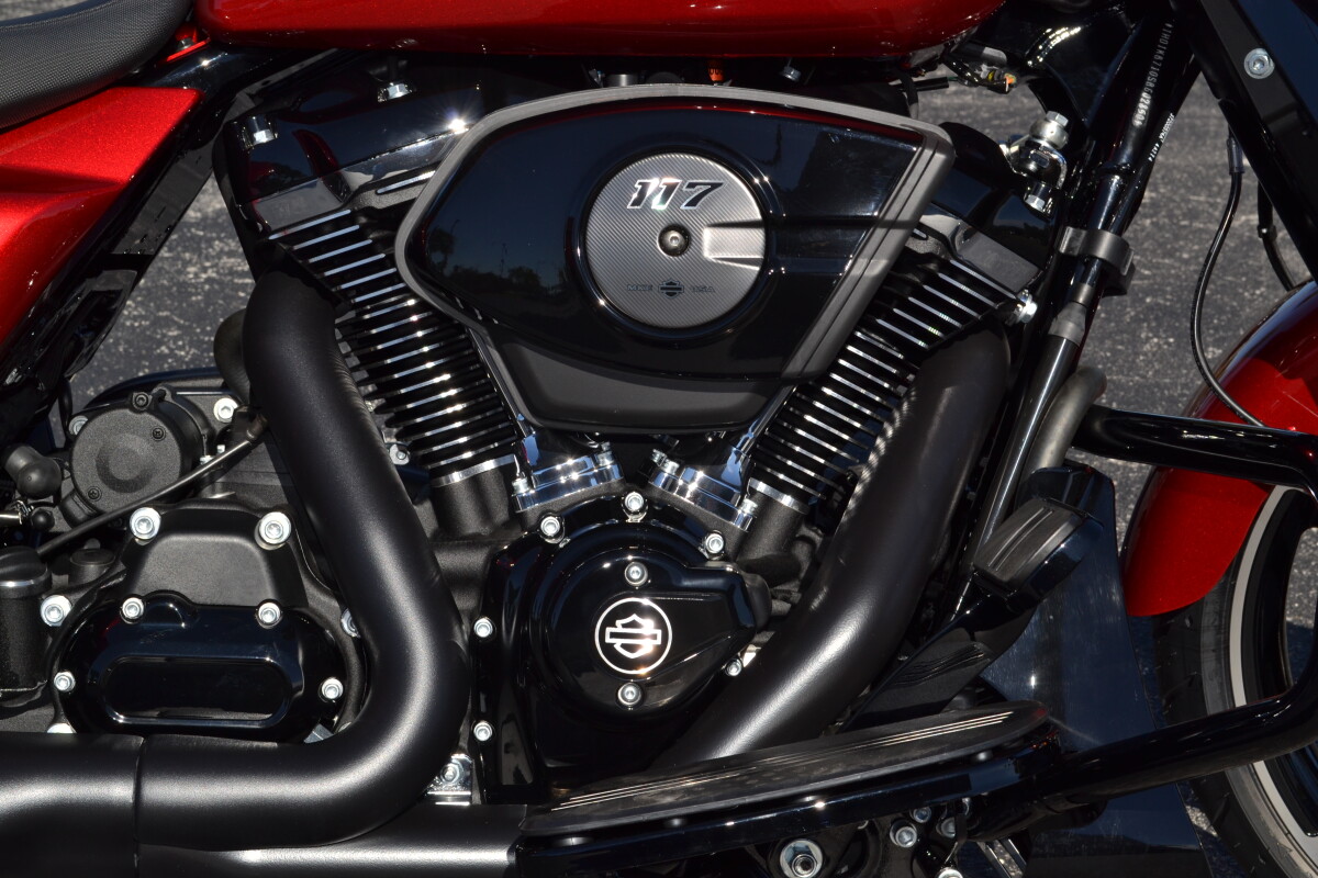 2025 Harley-Davidson Street Glide Brilliant Red - FLHX - Photo 4