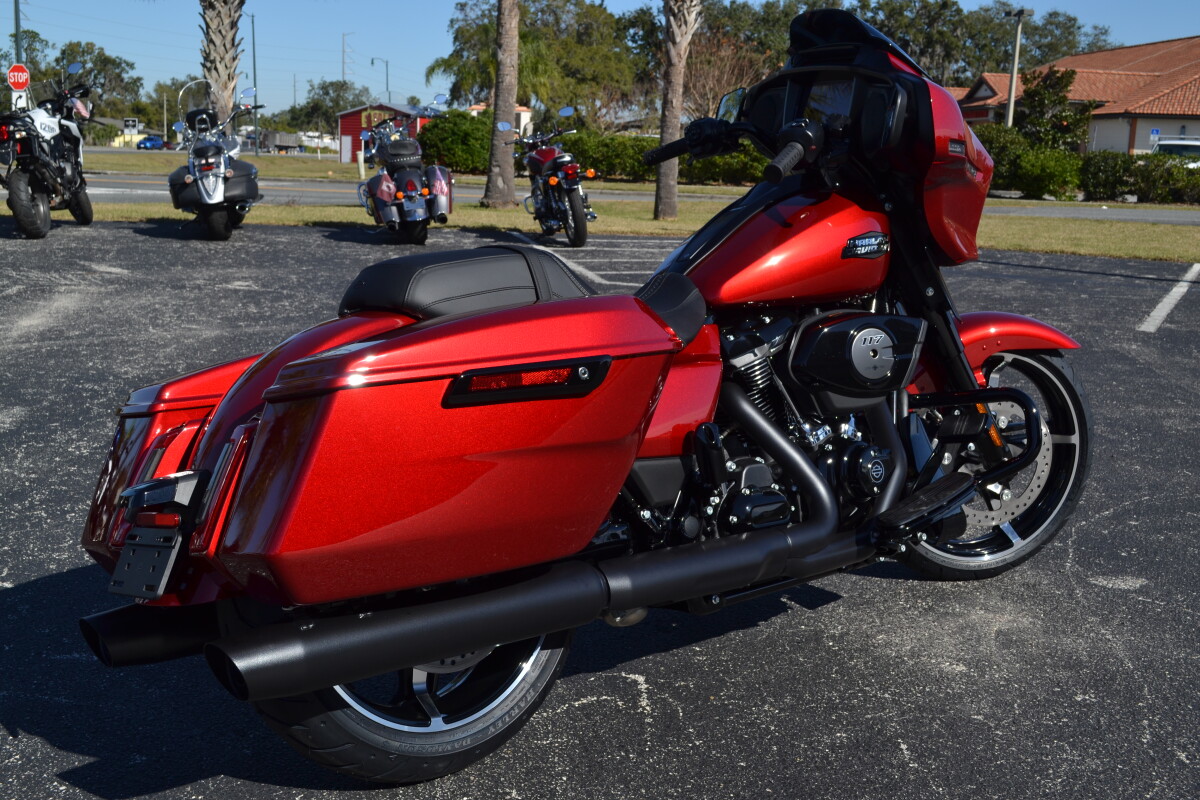 2025 Harley-Davidson Street Glide Brilliant Red - FLHX - Photo 7