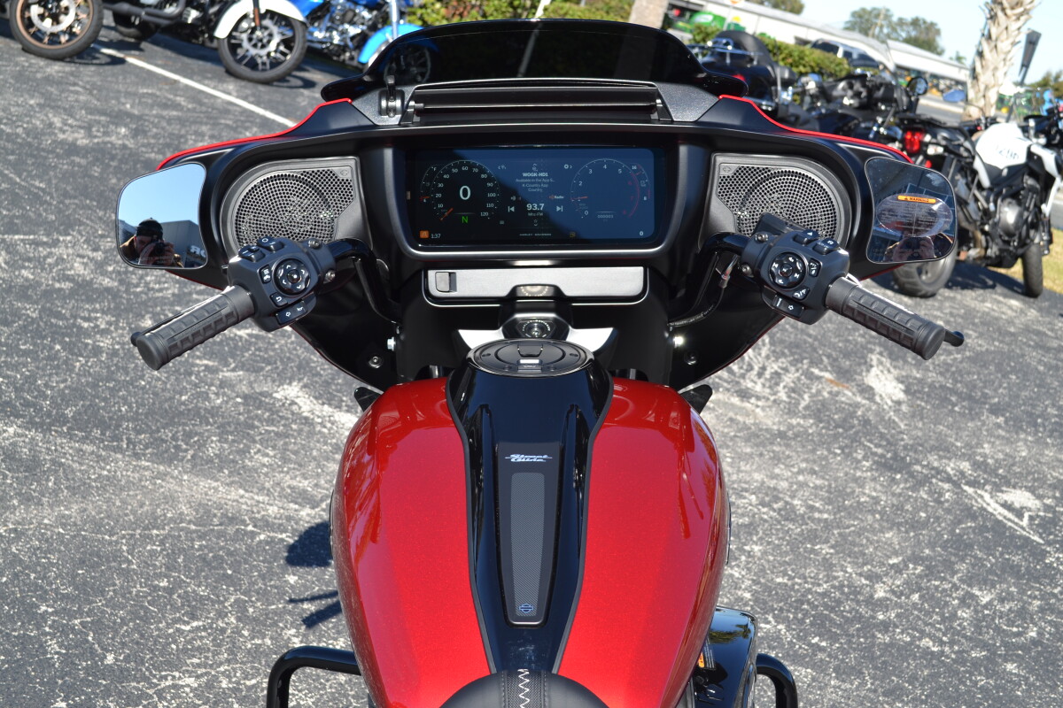 2025 Harley-Davidson Street Glide Brilliant Red - FLHX - Photo 9