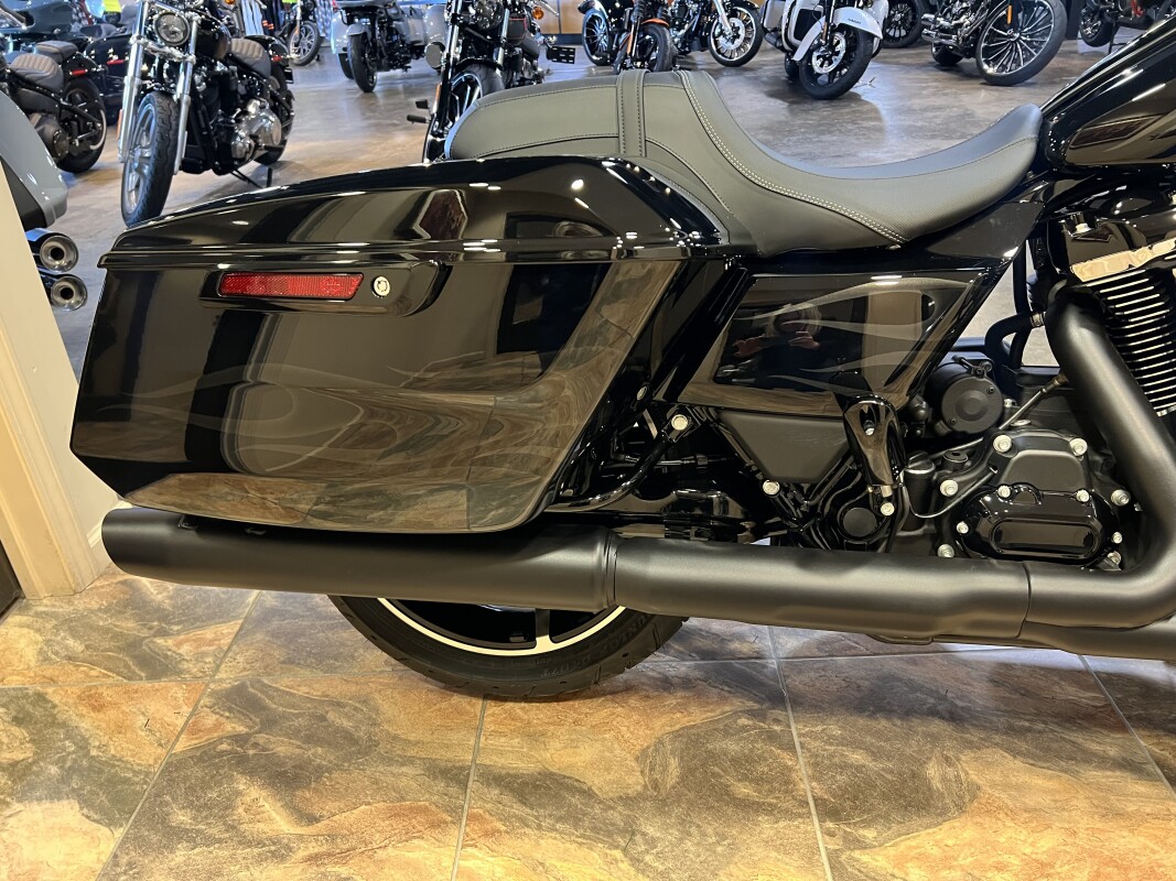 FLHX 2025 Street Glide - Photo 10