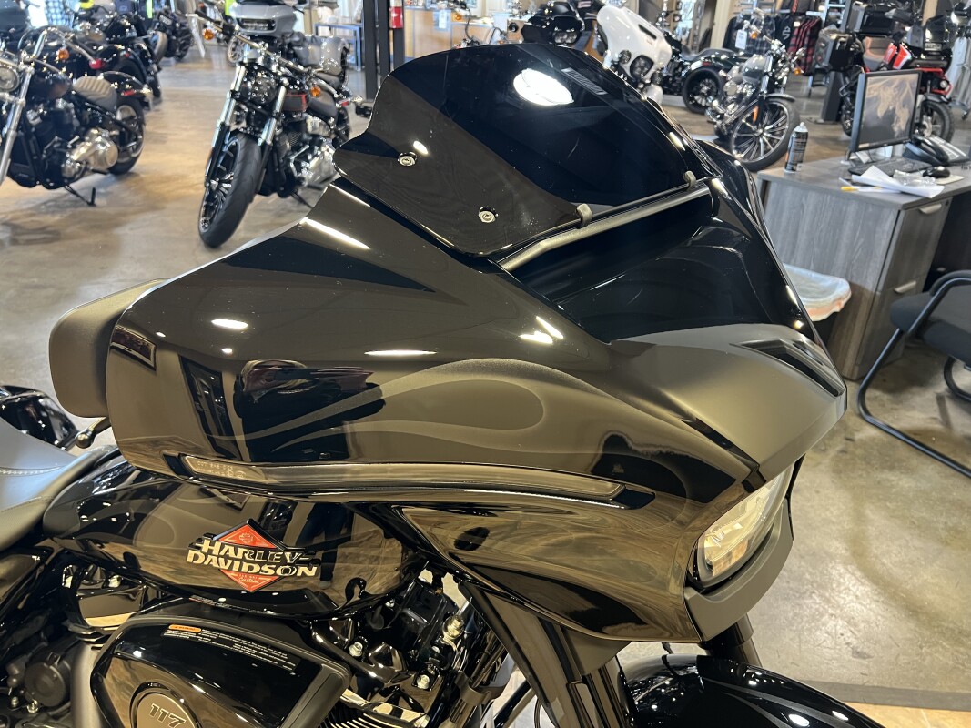 FLHX 2025 Street Glide - Photo 8