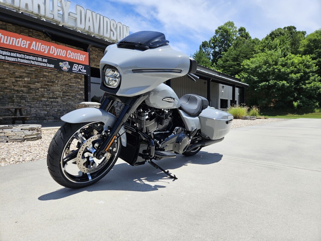 2025 Harley-Davidson Street Glide Billiard Gray - Black Finish - Photo 2