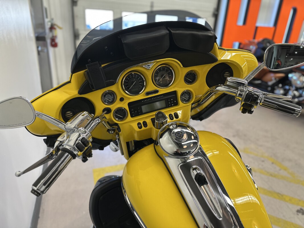 2012 Harley-Davidson CVO Ultra Classic Electra Glide CRY CITRON/DUST - Photo 9