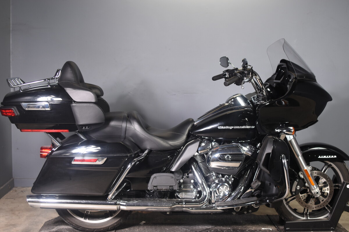 2022 Harley-Davidson® Road Glide® Limited FLTRK | Motown Harley