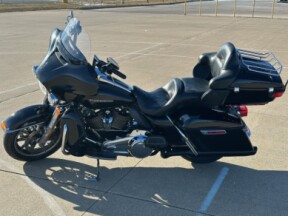 2018 Harley-Davidson<sup>®</sup> Ultra Limited Vivid Black thumb 0