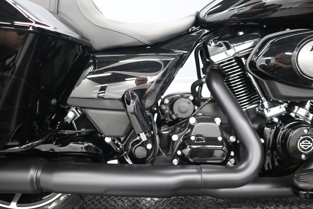 2025 Harley-Davidson Street Glide FLHX - Photo 8