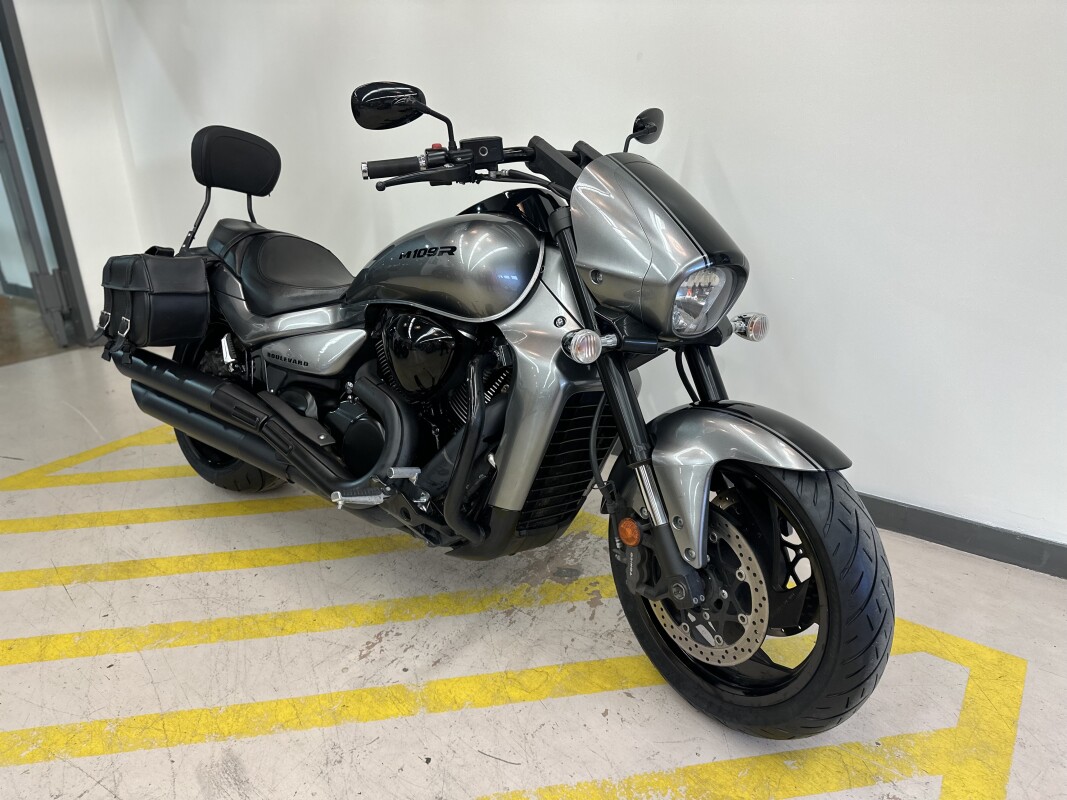 2020 Suzuki VZR1800 Gray - Photo 2