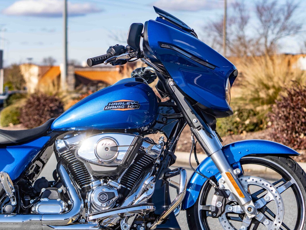 FLHX 2025 Street Glide - Photo 9