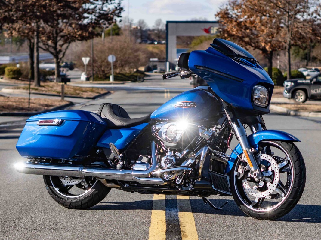 FLHX 2025 Street Glide - Photo 3