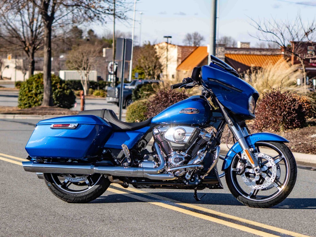 FLHX 2025 Street Glide - Photo 5