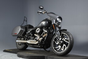 2021 Harley-Davidson® Sport Glide® FLSB thumb 2