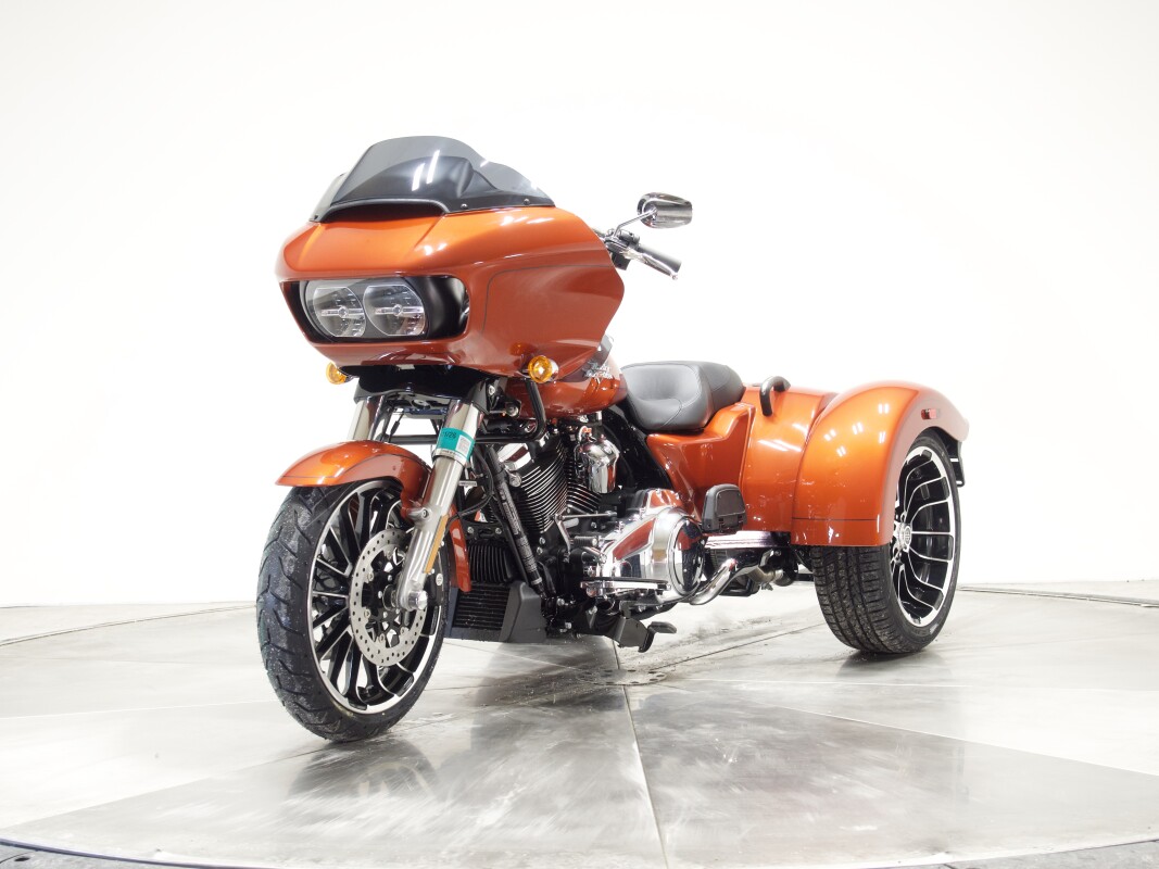 2025 Harley-Davidson FLTRT Road Glide 3 in Whiskey Fire - Photo 6