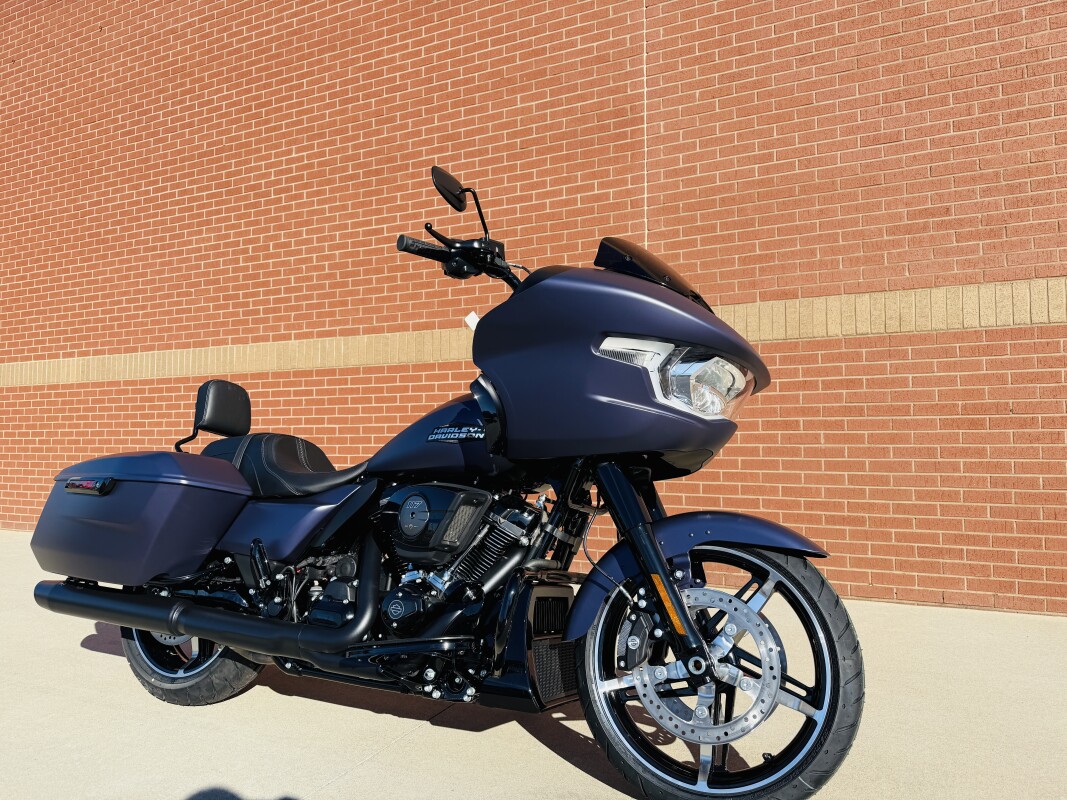 FLTRX 2025 Road Glide - Photo 2