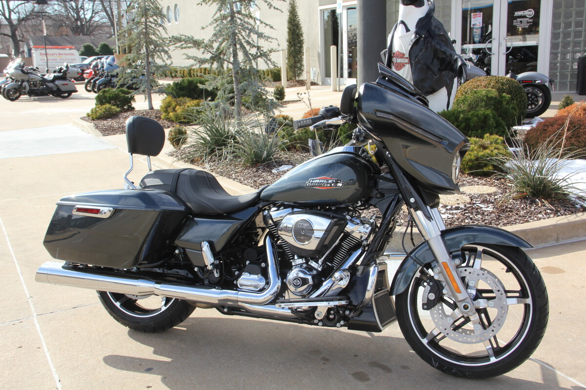 2025 Harley-Davidson Street Glide Iron Horse Metallic - Photo 4