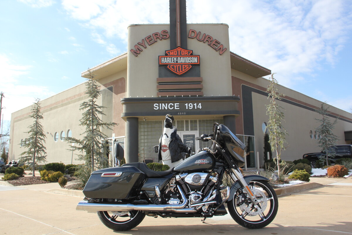 2025 Harley-Davidson Street Glide Iron Horse Metallic