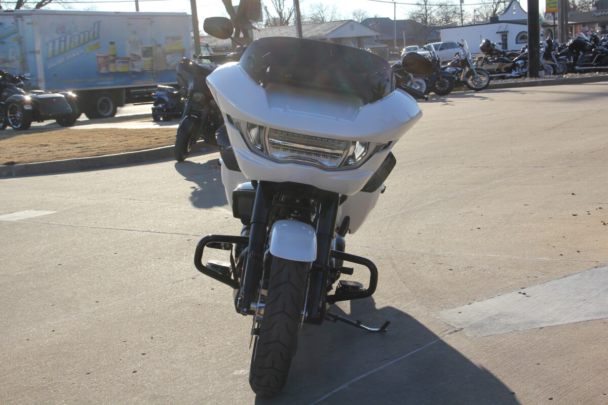2025 Harley-Davidson Road Glide White Onyx Pearl - Black Finish - Photo 8