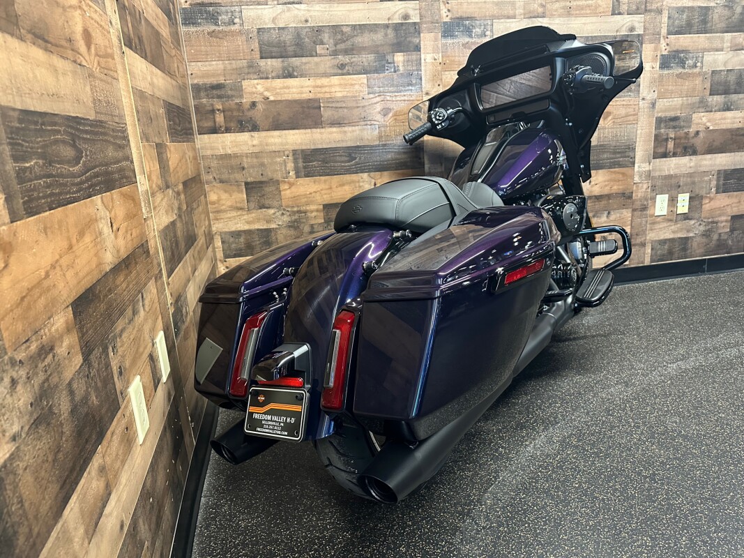 2025 Harley-Davidson Street Glide Mystic Shift - Black Finish FLHX - Photo 2