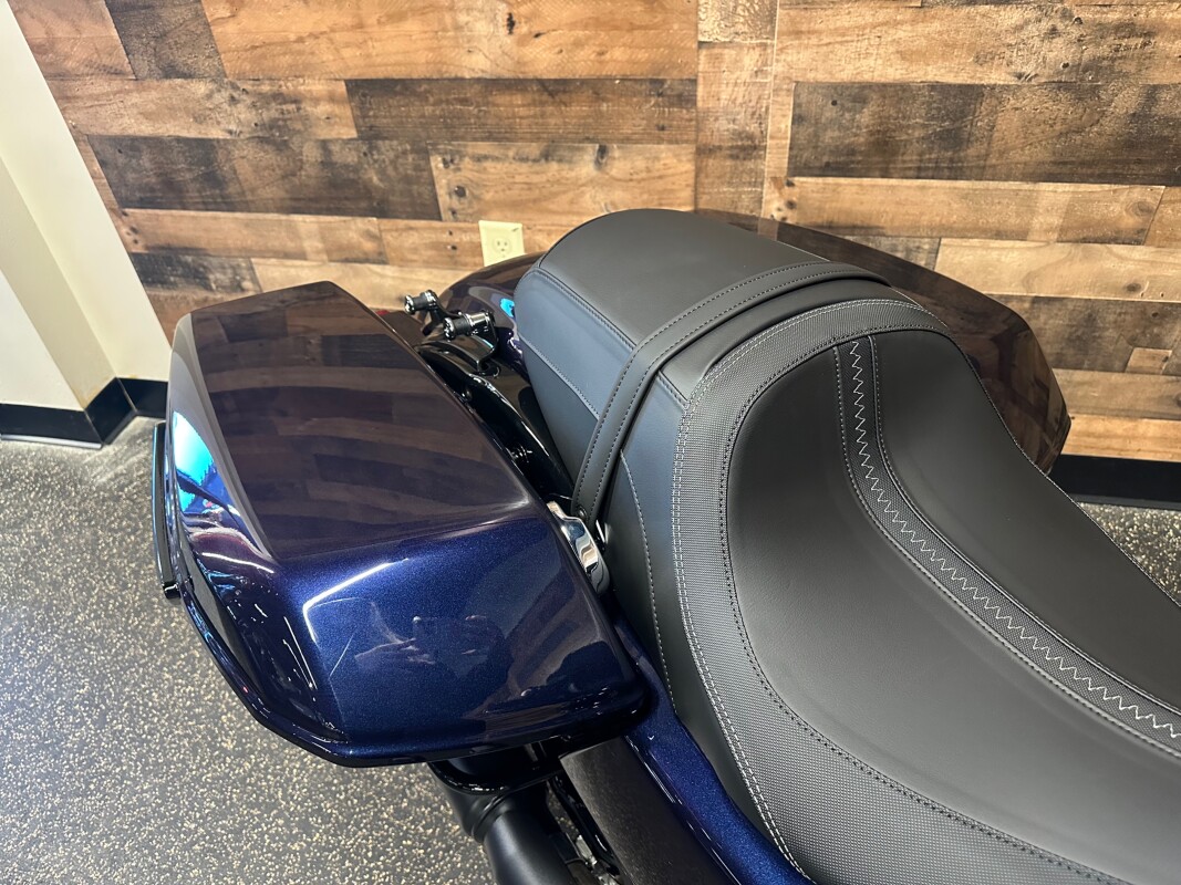 2025 Harley-Davidson Street Glide Mystic Shift - Black Finish FLHX - Photo 5