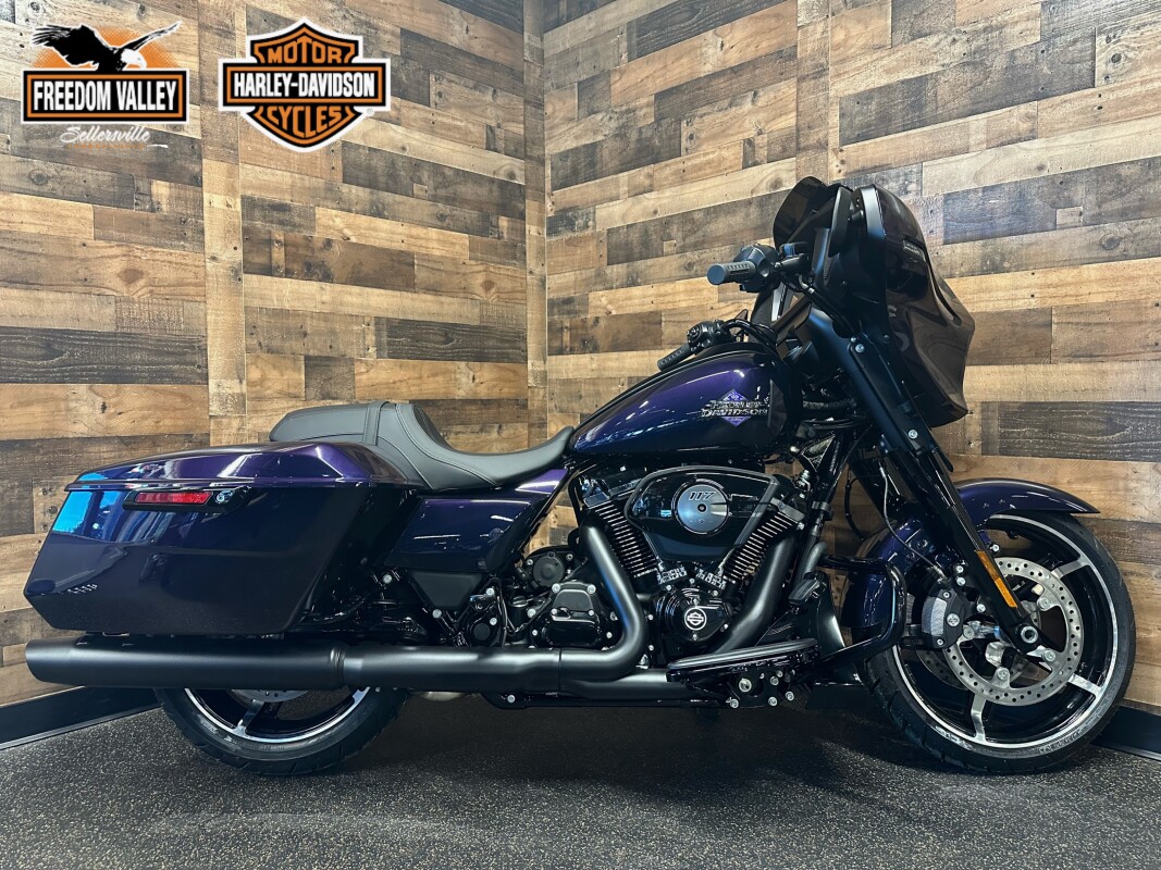 2025 Harley-Davidson® Street Glide® Mystic Shift - Black Finish