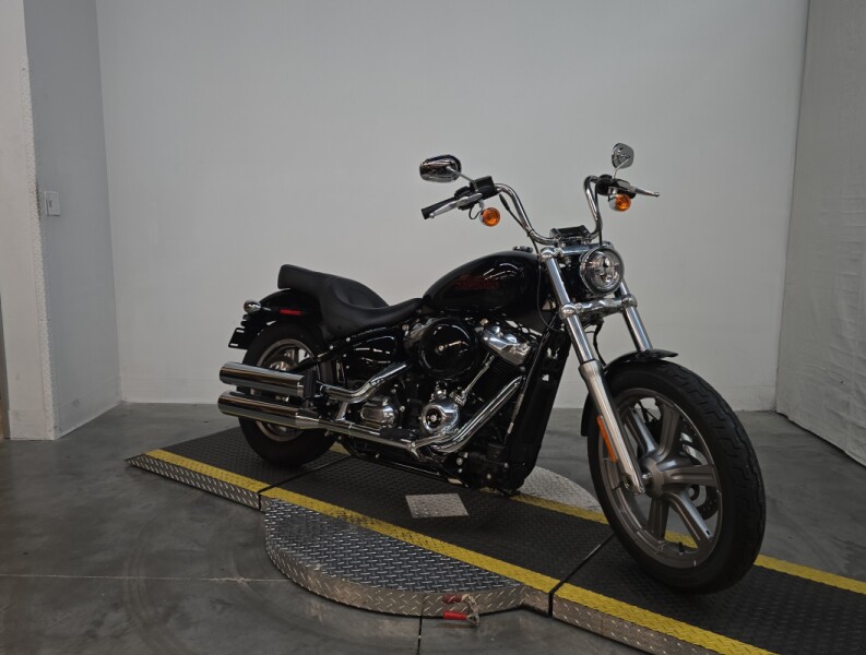 FXST 2023 Softail<sup>®</sup> Standard