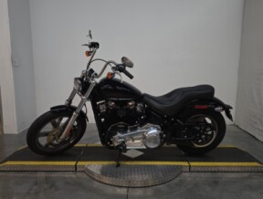 FXST 2023 Softail<sup>®</sup> Standard thumb 1