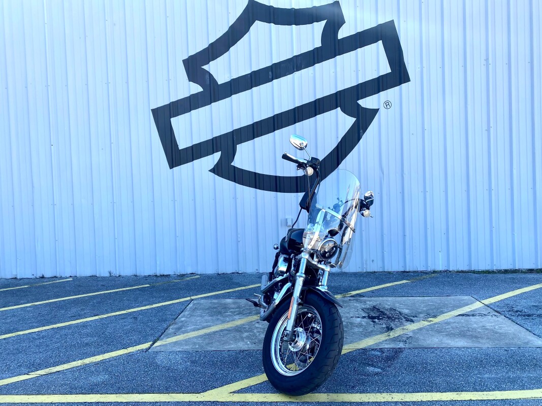 2017 Harley-Davidson 1200 Custom Vivid Black - Photo 2