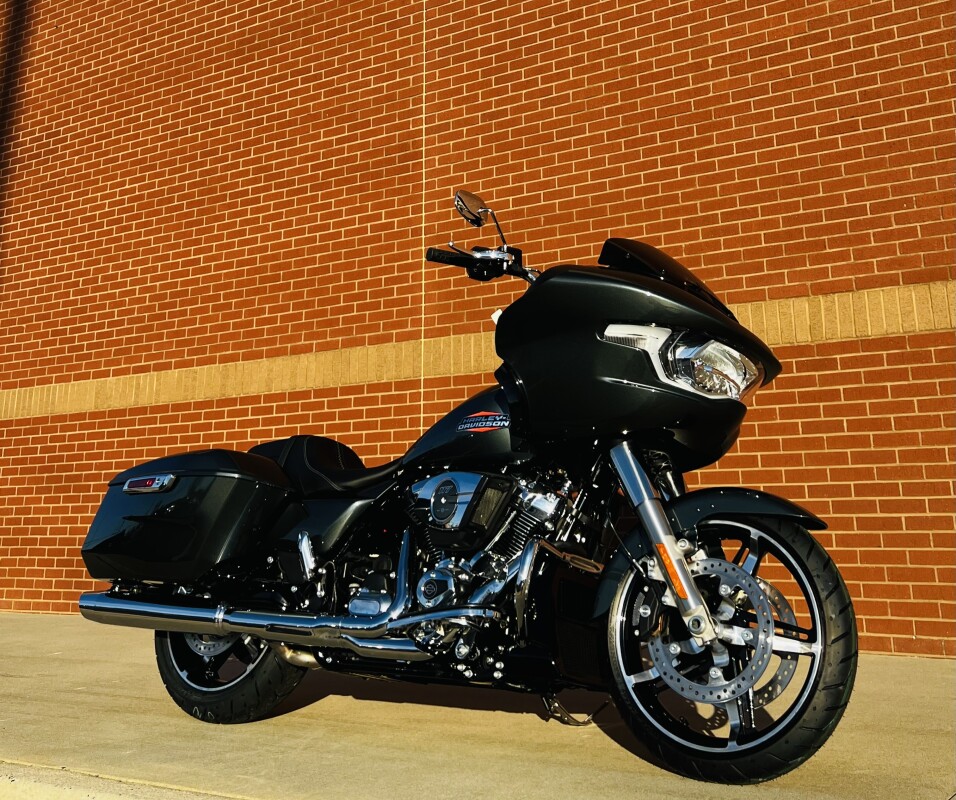 FLTRX 2025 Road Glide - Photo 2