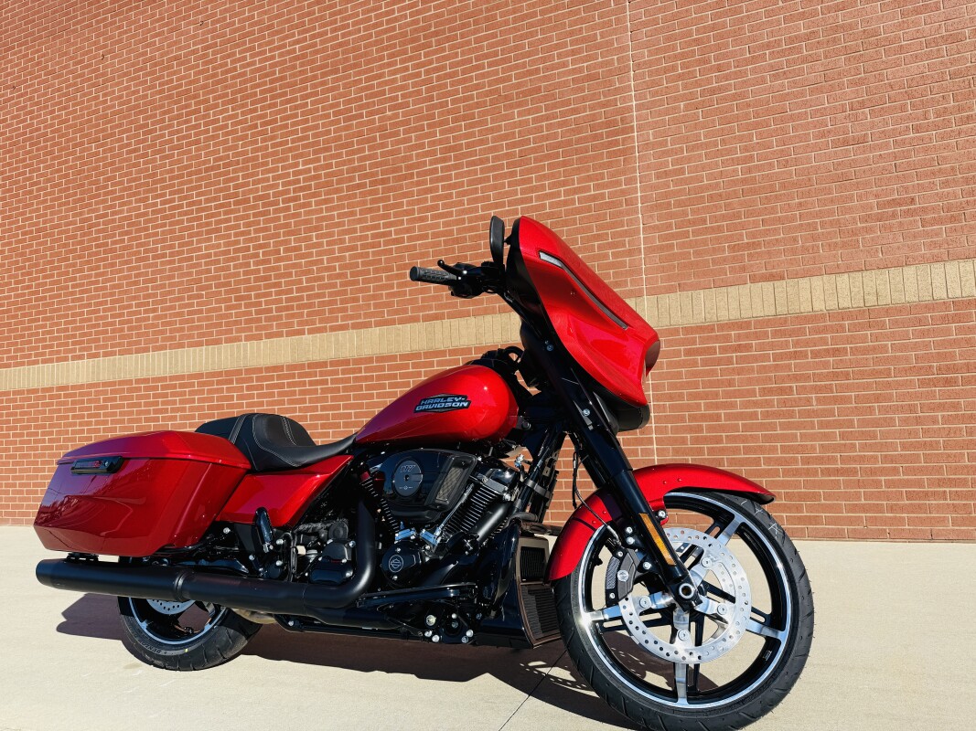 FLHX 2025 Street Glide - Photo 2