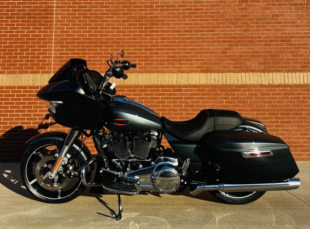 FLTRX 2025 Road Glide - Photo 4